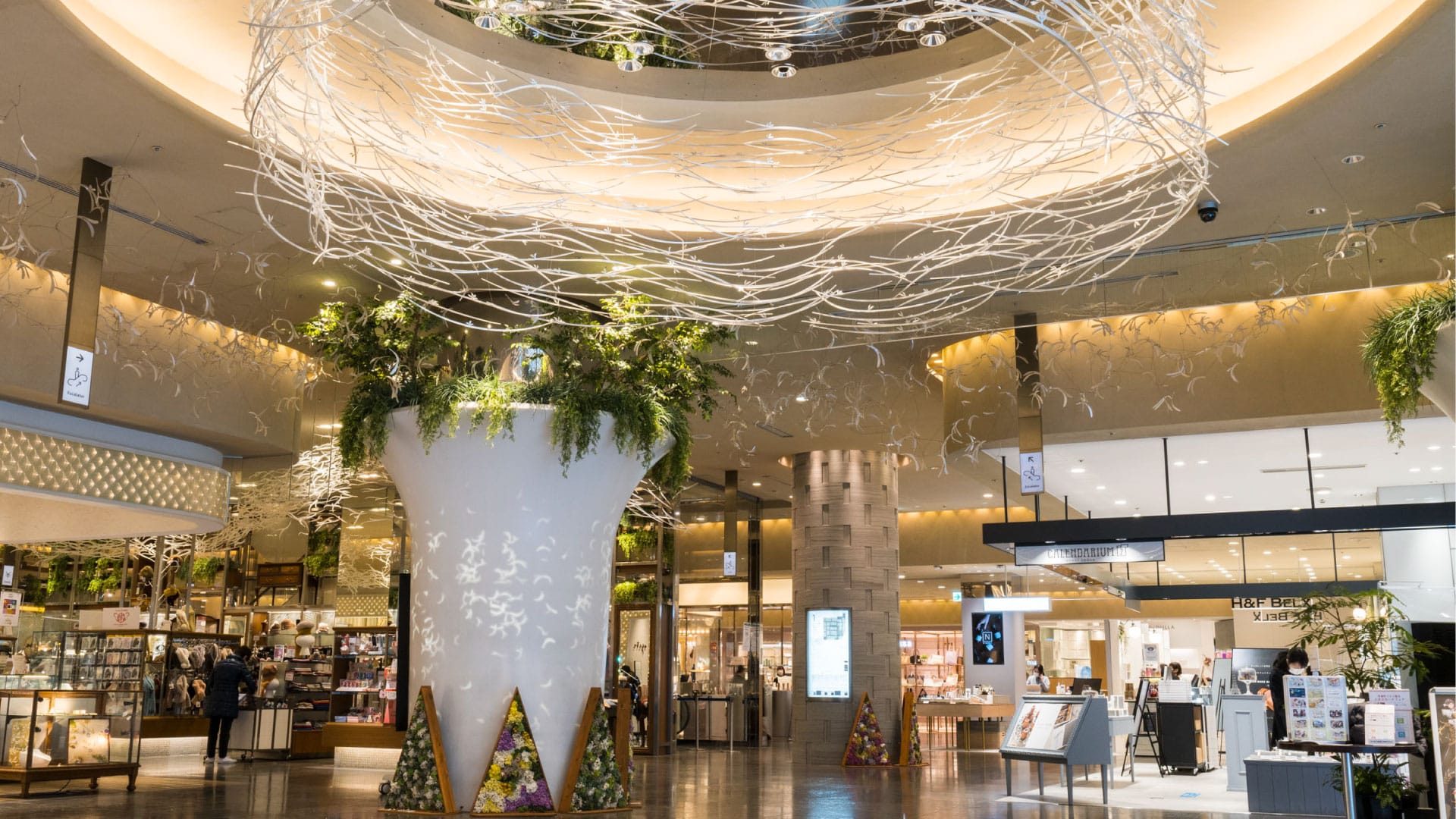 ZARD LIVE GALLERY”有楽町マルイ8点セット 有楽町マルイの催事