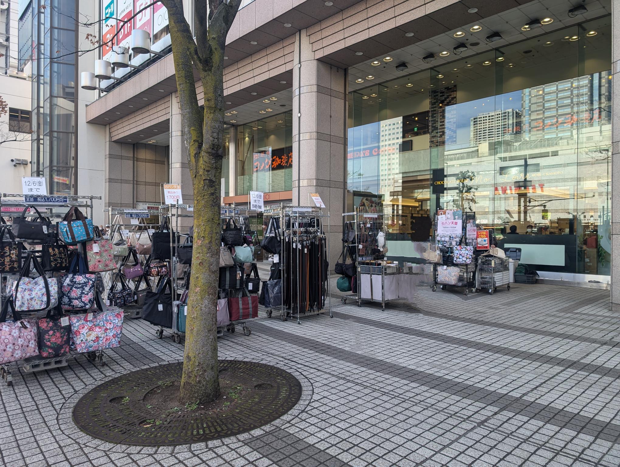 錦糸町マルイ】1階 店頭 広告・ステージB【物販・食物販・PR